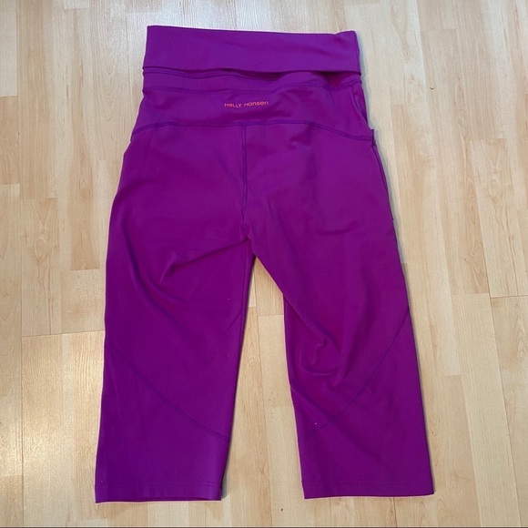 Helly Hansen women’s purple training yoga capris in size medium - Picture 2 of 8